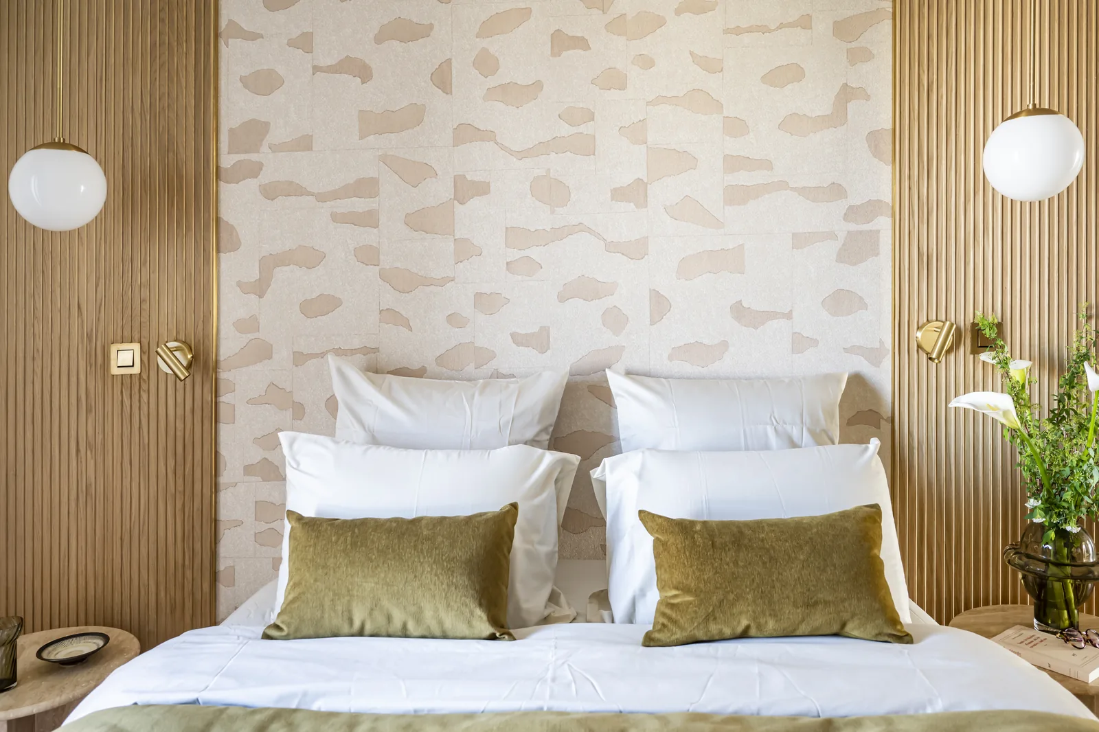 Chambre rénovée dans un appartement parisien