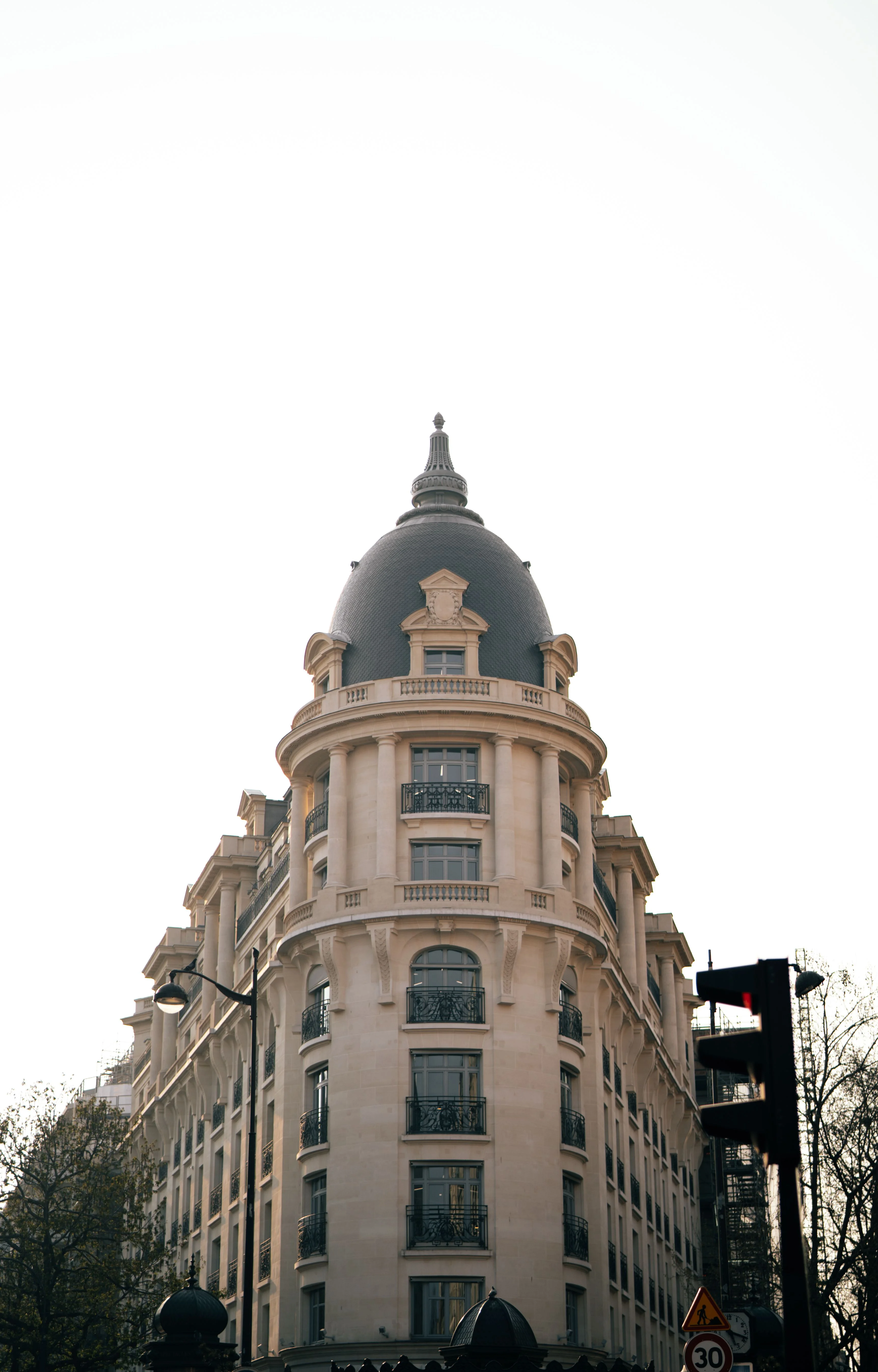 Immeuble d'angle du boulevard Haussmann, Paris
