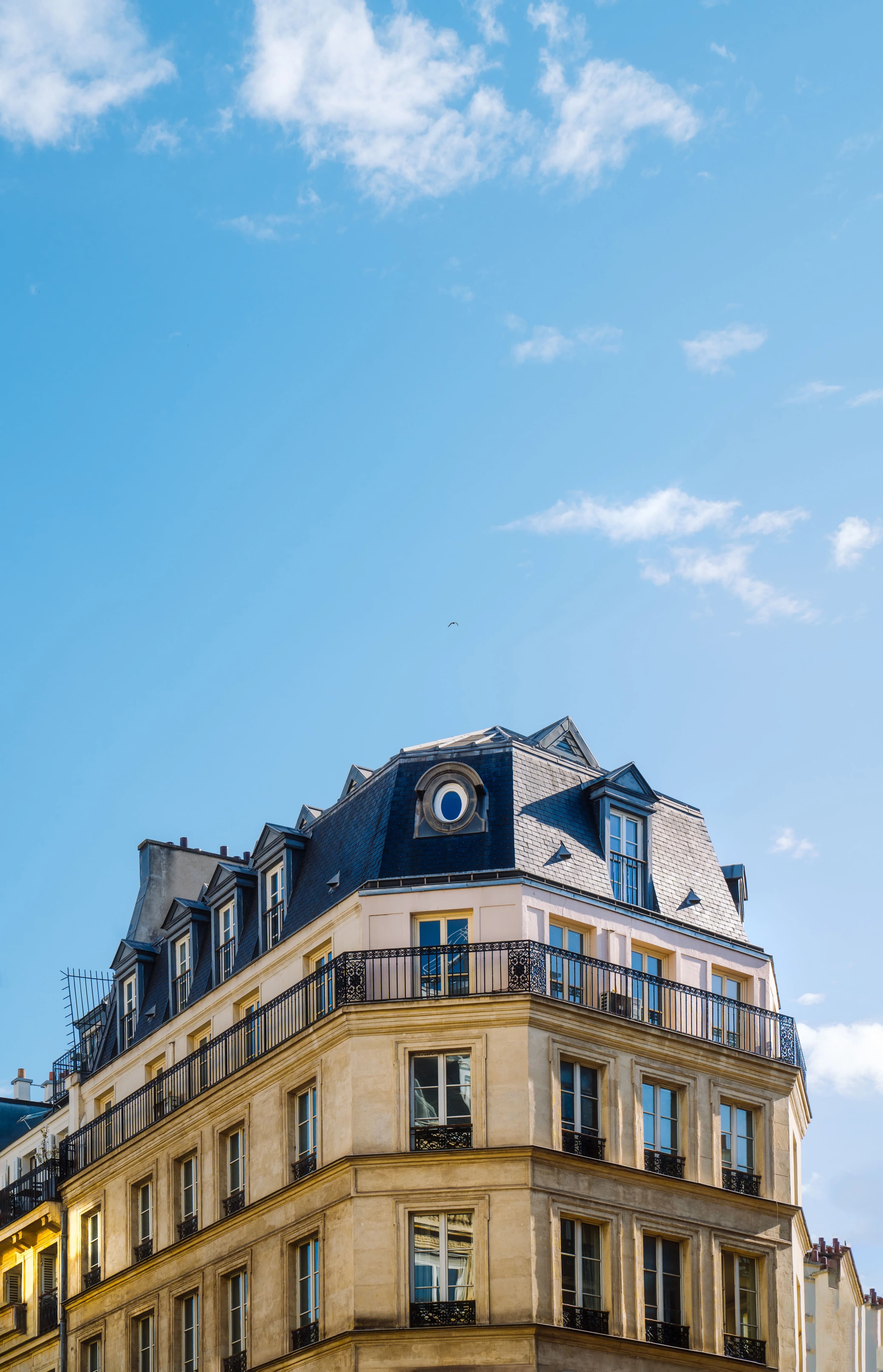 Immeuble haussmannien rénové par Co'Building à Paris 15e